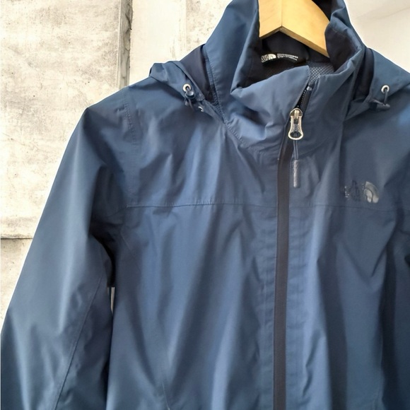 The North Face Women’s Navy Blue Hooded Windbreaker Jacket w Hood! Small! - Picture 3 of 9